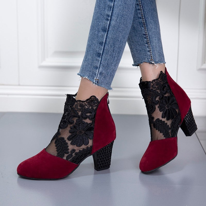 Élégance Lace – Escarpins à Talon Épais